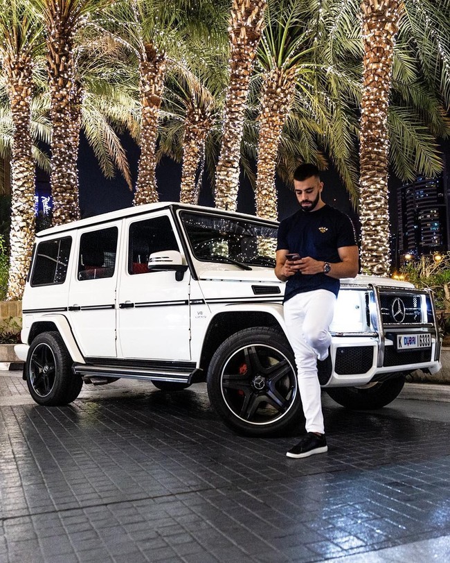 Matthew pun tetap bekerja sebagai buruh pabrik. Di waktu senggang, Matthew belajar cara bisnis online. Hingga ia memiliki bisnis onlinenya sendiri. Foto: Instagram (@matthewlepre)