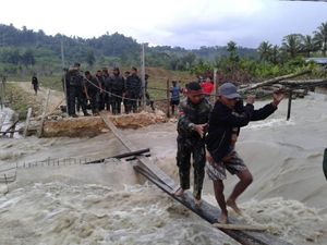 Di Balik Terjadinya Banjir Bandang Sentani dari Satelit