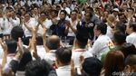 Pakai Helm Proyek, Jokowi Hadiri Deklarasi 10.000 Pengusaha