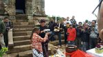 Foto: Kirab Air Suci untuk Meruwat Candi Gedong Songo
