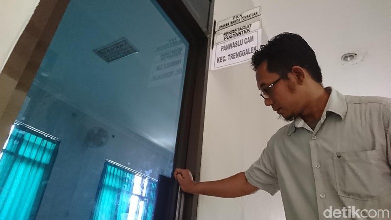 Kecewa Kinerja Sekretariat Bawaslu, Panwascam se-Trenggalek Mogok Ngantor Kecewa Kinerja Sekretariat Bawaslu, Panwascam se-Trenggalek Mogok Ngantor