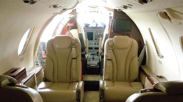 Penampakan dalam Beechcraft Premier 1A PK-ASB (British Aerospace)
