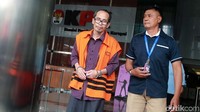 Tersangka Kepala Kantor Kemenag Kabupaten Gresik, Muhammad Muafaq Wirahadi usai menjalani pemeriksaan perdana pasca terjaring operasi tangkap tangan (OTT) di Gedung KPK, Jakarta, Kamis (21/3/2019).