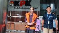 Ini merupakan pemeriksaan perdananya usai ditetapkan sebagai tersangka.