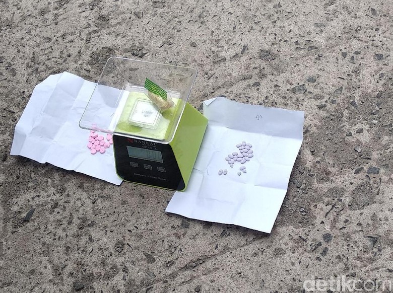 Pembesuk Napi Simpan Sabu 9 Gram di Toilet Lapas Banceuy Pembesuk Napi Simpan Sabu 9 Gram di Toilet Lapas Banceuy