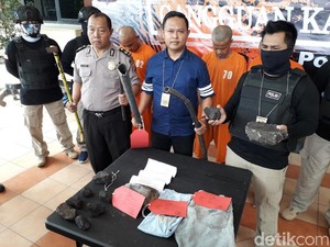 4 Orang Ditangkap Terkait Kasus Pembakaran Bus di Sleman