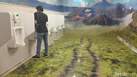 General Manager Bandara Juanda Heru Prasetyo membenarkan jika toilet tersebut sempat viral di media sosial. Menurutnya, PT Angkasa Pura I tengah berupaya memberikan layanan terbaik kepada penumpang. Yakni melalui inovasi pelayanan salah satunya dengan dihadirkannya dua toilet itu.