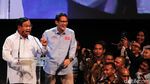 Prabowo Kembali Menari dan Dipijat Sandiaga