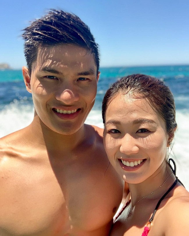 To pertama kali bertemu Kwong pada Piala Dunia 2015 di Hong Kong di mana Kwong bekerja sebagai penyiar. Mereka memiliki banyak kesamaan, khususnya kecintaan pada olahraga. Sejak saat itu benih-benih cinta di antara keduanya berkembang. Foto: Instagram