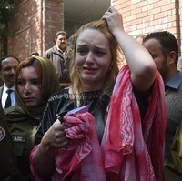 Tereza Hluskova dihukum delapan tahun delapan bulan penjara karena membawa 8,5 kg heroin di dalam patung yang ada di tasnya. Penangkapan atas dirinya terjadi tahun lalu dia Bandara Lahore, Pakistan, saat dia akan terbang menuju Dublin, Irlandia, dengan transit di Dubai. Foto: ARIF ALI / AFP