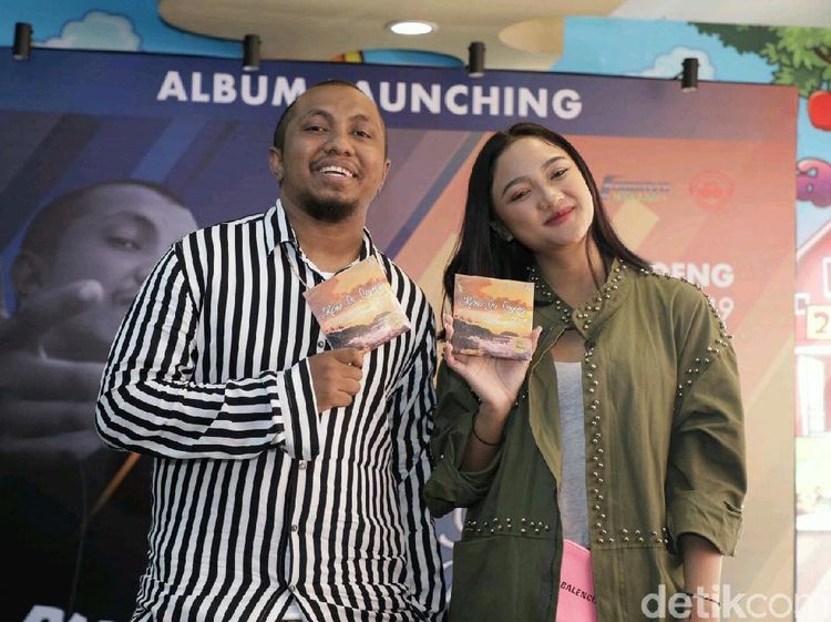 Kolaborasi Marion Jola dan Near di Album Karna Su Sayang
