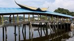 Ini Lho Jembatan di Halmahera yang Terbuat dari Batu Bacan