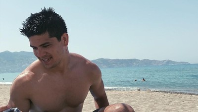 Foto: Gaya Liburan Atlet Seksi Italia