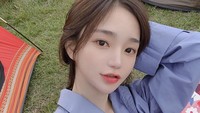 Ini gaya kasual Kim Do Yeon saat berkemah. (dodo_baby/Instagram)
