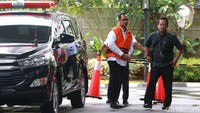 Kedatangan Haris Hasanuddin untuk diperiksa pertama kalinya setelah ditahan terkait kasus dugaan suap pengurusan jabatan yang juga melibatkan Mantan Ketum PPP Romahurmuziy.