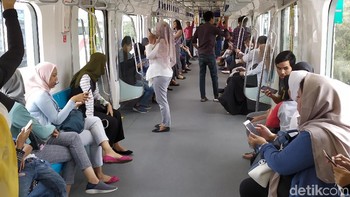 Hasil kamera belakang di outdoor dengan AI dan HDR aktif. Foto: Adi Fida Rahman