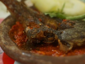 Nikmatnya Pecel Lele, Makanan Merakyat yang Gurih Renyah