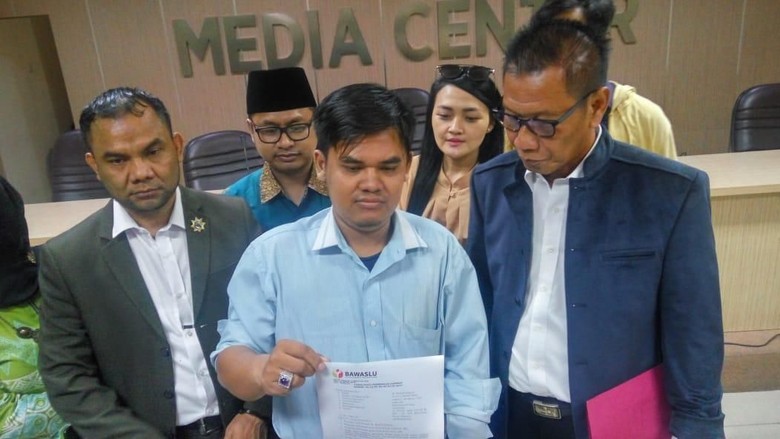 Dianggap Biarkan Hoax Beredar, Maruf Amin Dilaporkan ke Bawaslu Dianggap Biarkan Hoax Beredar, Maruf Amin Dilaporkan ke Bawaslu