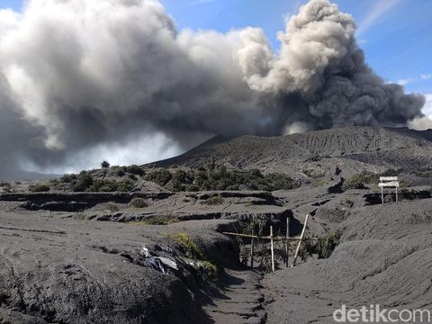 Gunung Bromo dijaga/