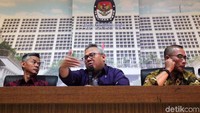 KPU mengumumkan parpol yang dibatalkan kepesertaannya pada pemilu tingkat kabupaten/kota karena tidak menyerahkan laporan awal dana kampanye. Ada 11 parpol yang tak bisa ikut pemilu di tingkat daerah.