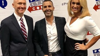 Yang masih jadi misteri adalah siapa yang membocorkan foto cabul Bezos pada Sanchez, yang dimiliki pula oleh Enquirer meski tak mereka publikasikan. Michael membantah sebagai pelakunya, ia hanya membocorkan pesan mesum Bezos. Foto: Facebook