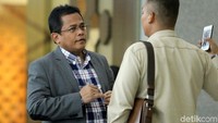 Dia mengaku menjelaskan soal etika anggota dewan hingga risalah rapat yang telah disita KPK.