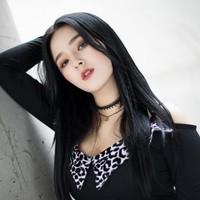 Nancy Momoland jadi perbincangan Knetz alias netizen Korea Selatan. Ia dikabarkan mengganti nama Koreanya Lee Seungri menjadi Geuroo. Foto: Instagram/@mld_official, @momoland_official