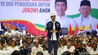 Capres Petahana Joko Widodo (Jokowi) menghadiri deklarasi 10.000 pengusaha di Istora Senayan.