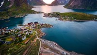 Norwegia berada di posisi ketiga. Negara ini terkenal sejarah Vikingnya. Kamu bisa jelajahi bagaimana kehidupan Viking di sini. (Shutterstock/CNN Travel)