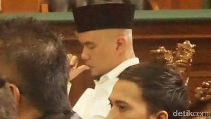 Ahmad Dhani dilaporkan mengalami kekambuhan asam urat (Foto: Deny Prastyo Utomo) Ahmad Dhani dilaporkan mengalami kekambuhan asam urat (Foto: Deny Prastyo Utomo)