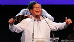 Prabowo Kembali Menari dan Dipijat Sandiaga