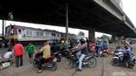 Hati-hati! Masih Ada Jalur Perlintasan KA Tak Berpalang di Kranji