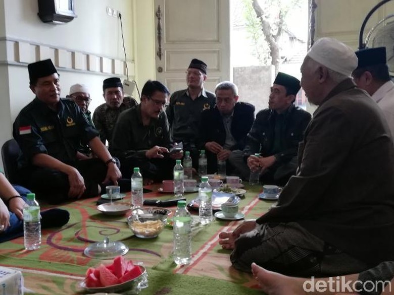 Yusril Siap Jadi Komandan Tim Pembela Jokowi-Maruf Jika Pilpres Bersengketa Yusril Siap Jadi Komandan Tim Pembela Jokowi-Maruf Jika Pilpres Bersengketa