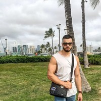 Keliling dunia sudah jadi bagian hidupnya. Travelling sambil bekerja memungkinkan agar saya tetap bisa menjalani kehidupan ideal dan saya ingin memberikan seseorang kesempatan untuk melakukan hal sama sepertiku, ucap Matthew, seperti dikutip The Sun. Foto: Instagram (@matthewlepre)