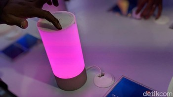 Xiaomi menawarkan Mi Bedside Lamp. Foto: Adi Fida Rahman/detikINET