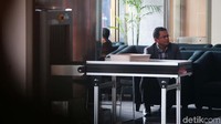 Selain itu, Indra mengaku ditanya soal posisi Sukiman di DPR. Penyidik KPK disebutnya juga mengkonfirmasi sejumlah dokumen yang telah disita terkait kasus ini.
