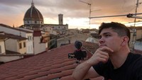 Menikmati keindahan sunset di bawah langit Florence, Italia? Boleh juga nih. (silas_nacita/Instagram)
