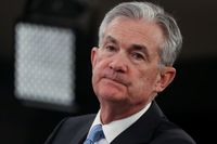 Makin Panas, Trump Disebut Yakin Bisa Singkirkan Bos The Fed