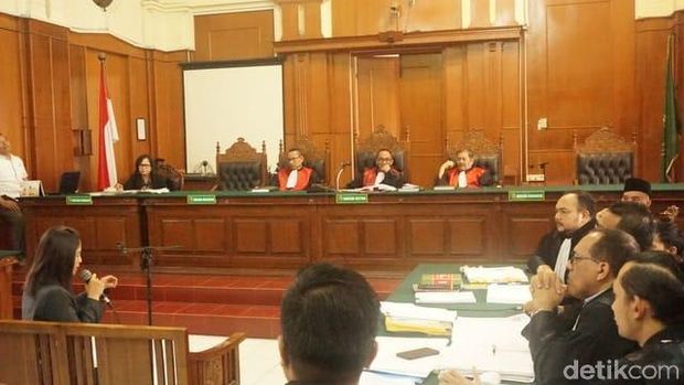 Sidang 'idiot' Ahmad Dhani/