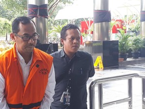 Kakanwil Kemenag Jatim Bungkam Saat Hendak Diperiksa KPK