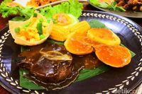 Kopi Susu Hingga Ramen Enak Bisa Anda Cicip di Pejaten Village