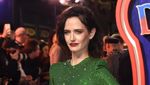 Pesona Eva Green dengan Dress Hijau Ketat