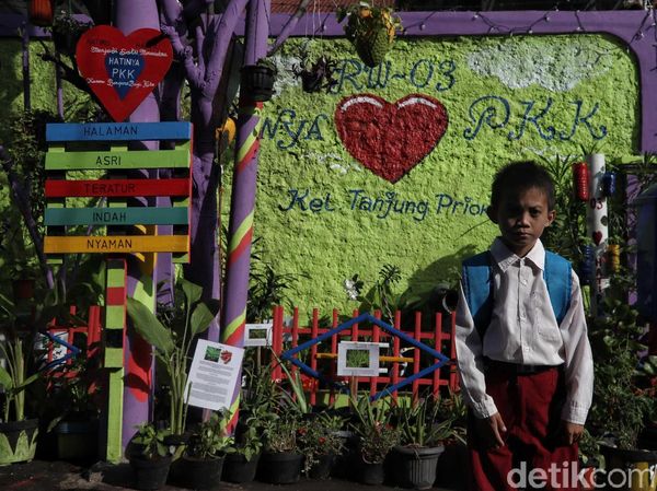 Taman Obat Keluarga di Jakut Asri Banget