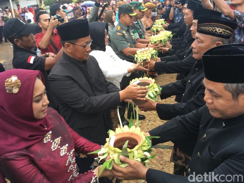 Warga Mojokerto Syukuri Melimpahnya Air dengan Festival Mojotirto Warga Mojokerto Syukuri Melimpahnya Air dengan Festival Mojotirto