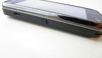 Baterainya berkapasitas 1.500 mAh. Adapun kamera utama resolusi 5 megapixel, sudah luar biasa di zamannya. Foto: Tech Radar