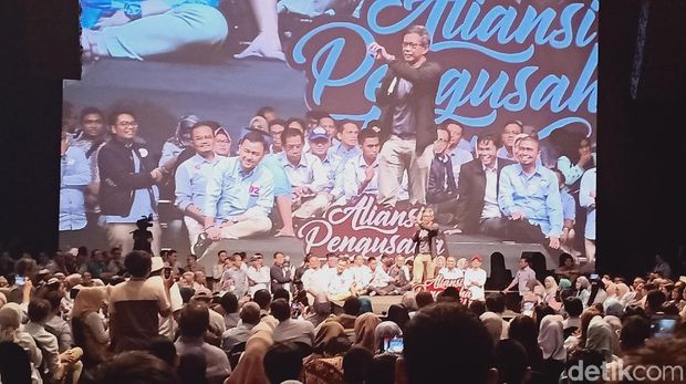 Saling Balas Dungu Antara Rocky vs TKN Jokowi