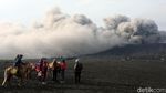 Erupsi Gunung Bromo Tak Surutkan Kunjungan Wisatawan