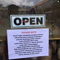 Usai Ikut Tour Merapi, SuJu Asyik Ngopi di Yogyakarta