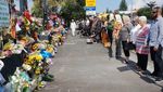 Penampakan Rantai Manusia Warga New Zealand Saat Salat Jumat