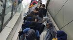 Before-After Gaya Antre Penumpang MRT Jakarta Dalam 4 Tahun Operasi